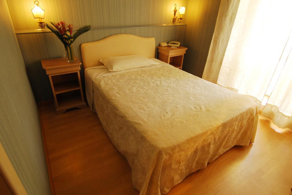 Grande Albergo Quattro Stagioni Ριέτι Δωμάτιο φωτογραφία
